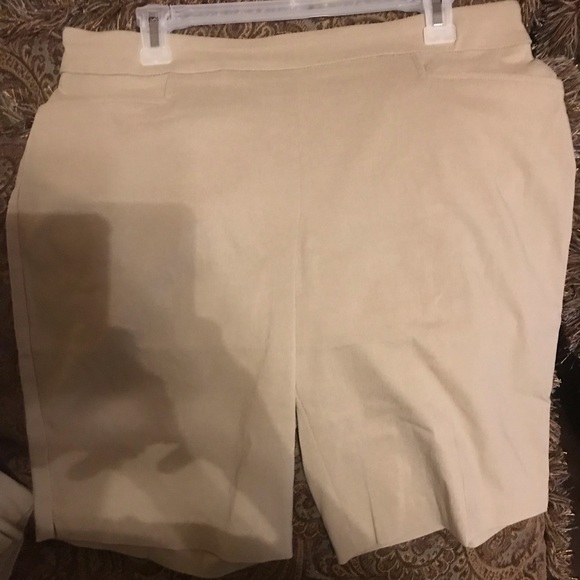 New Women shorts with 2 side pockets size 12/14 - Picture 5 of 7